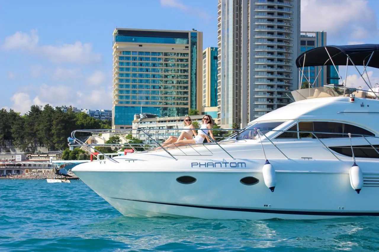 Fairline Phantom З8 Сочи