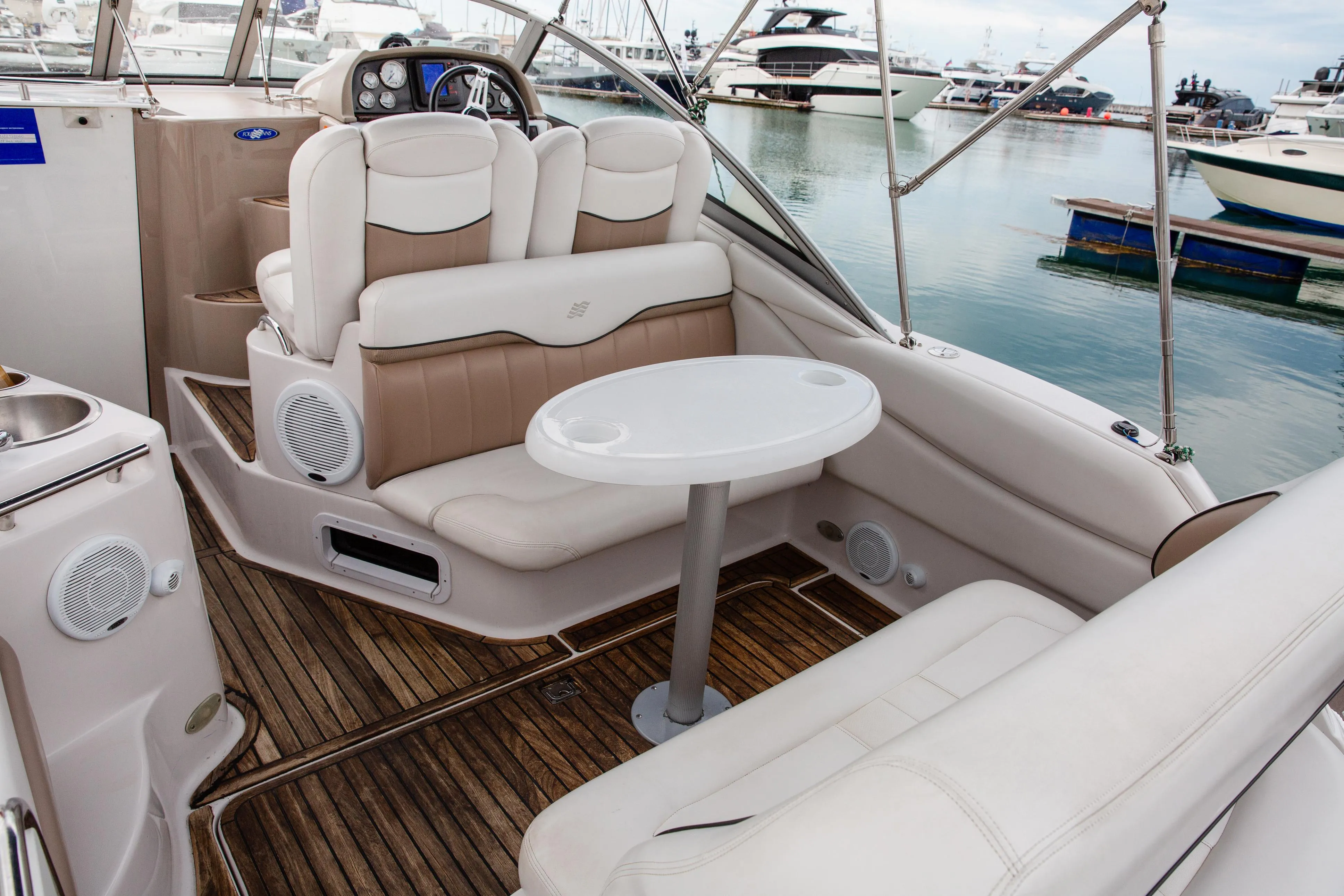 Four Winns Vista 258 Сочи