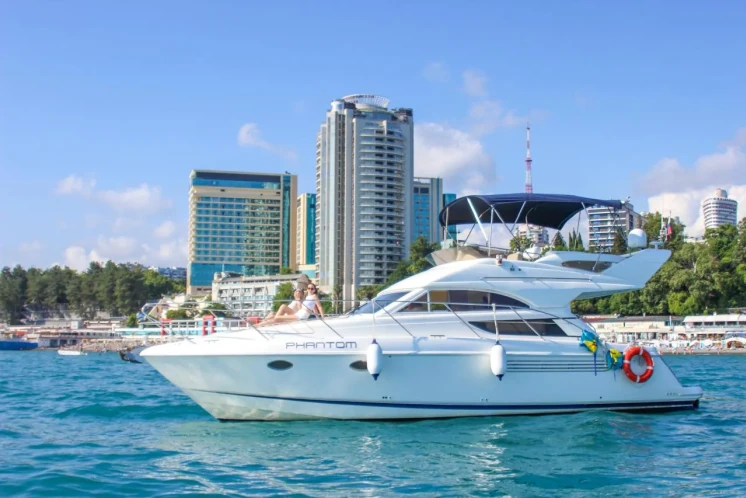 Fairline Phantom З8 Сочи