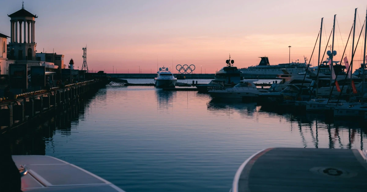 Сколько стоит стоянка яхты в Сочи