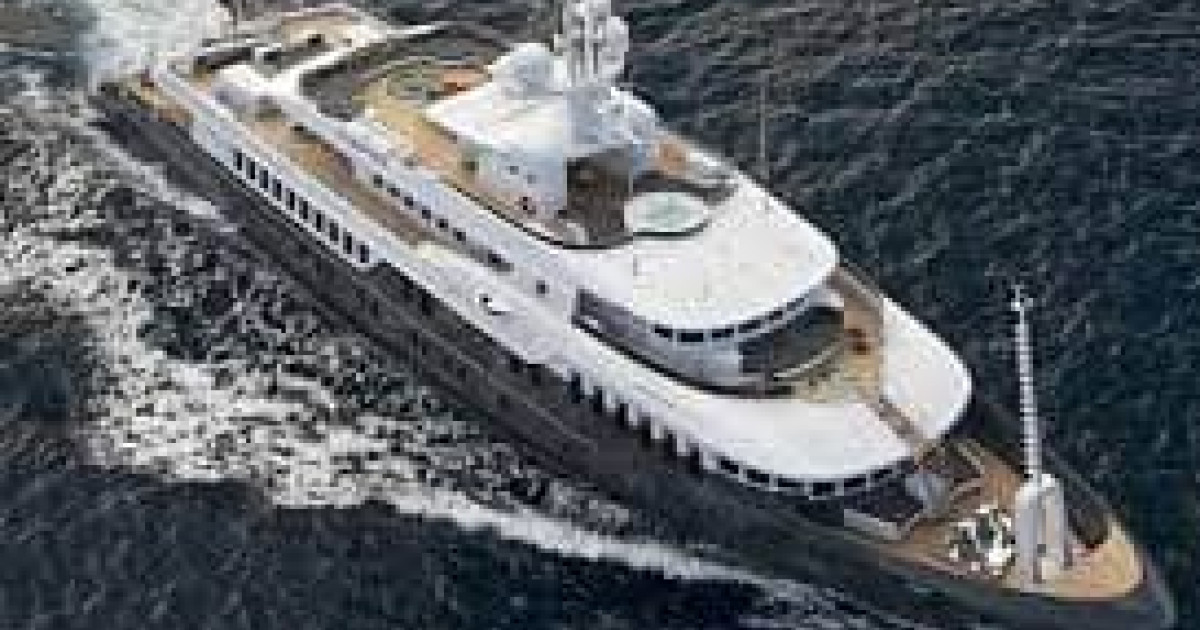 Мега-яхта "Чайка" в Морском порту Сочи